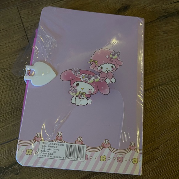 MY MELODY & My Sweet Piano-Imported (NWT) Hardcover Locking Journal with Pen - Picture 3 of 8